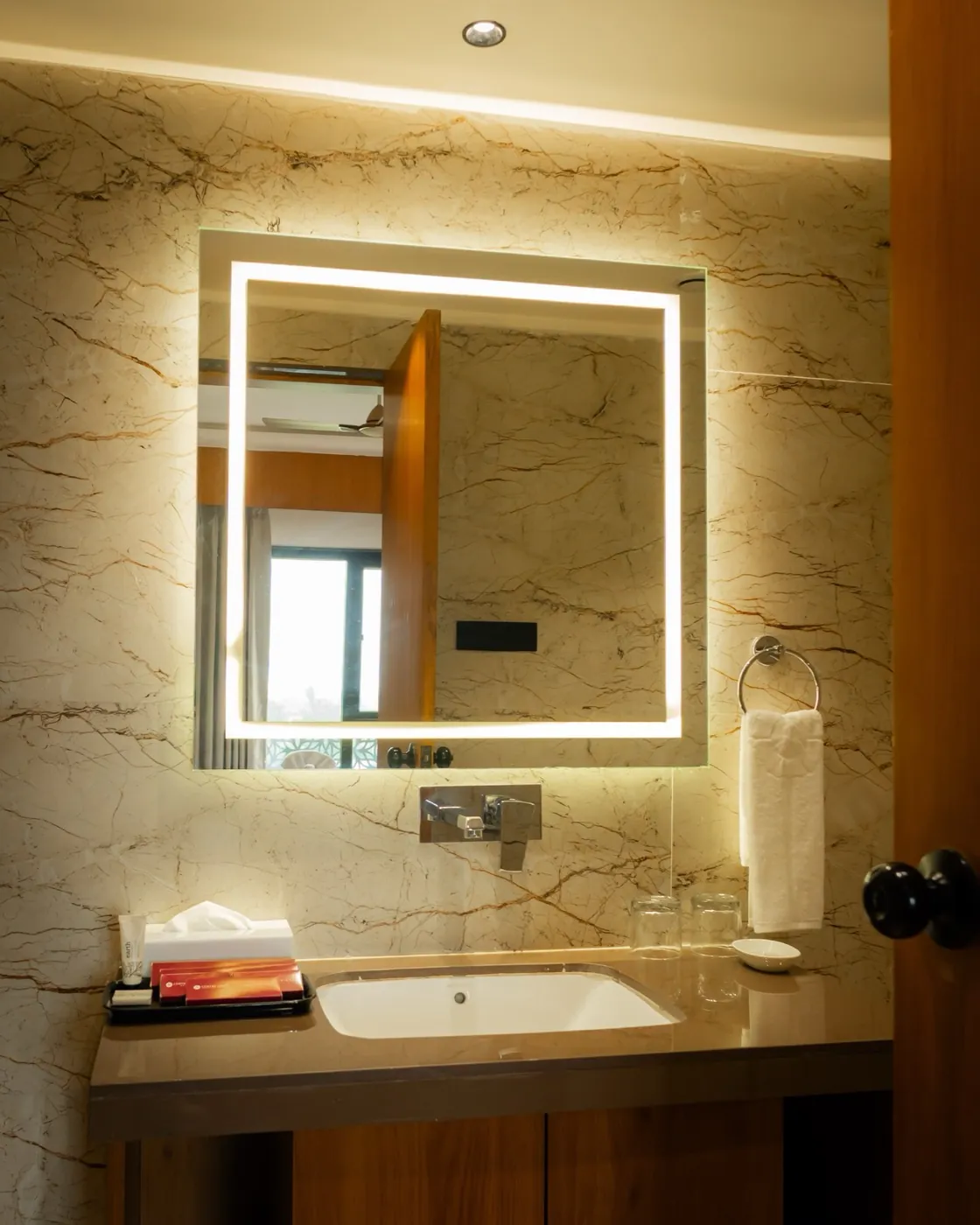 Club Room bathroom