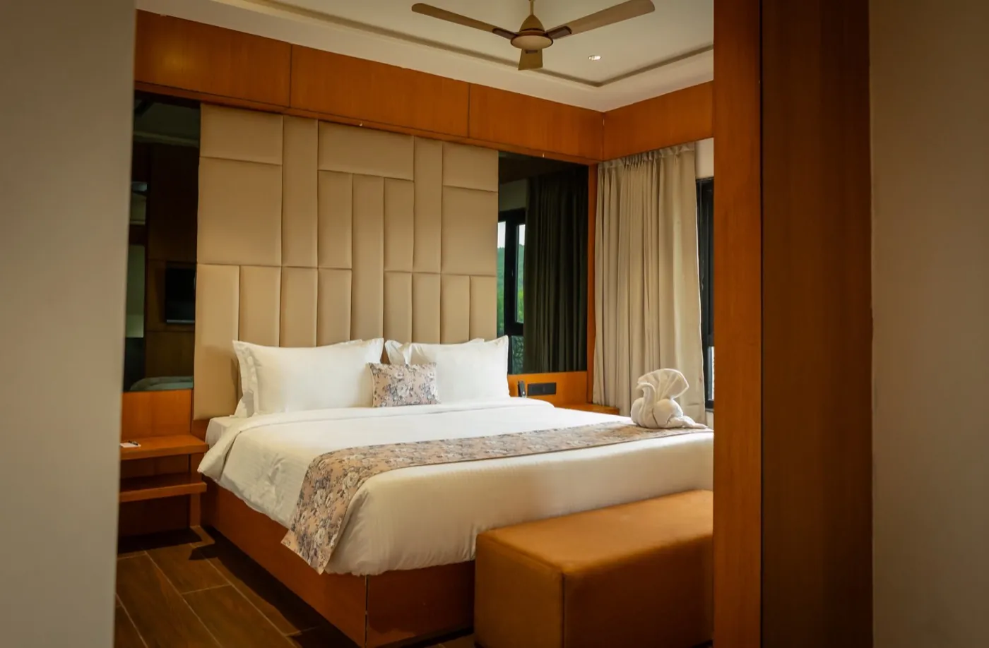 Club Room bedroom