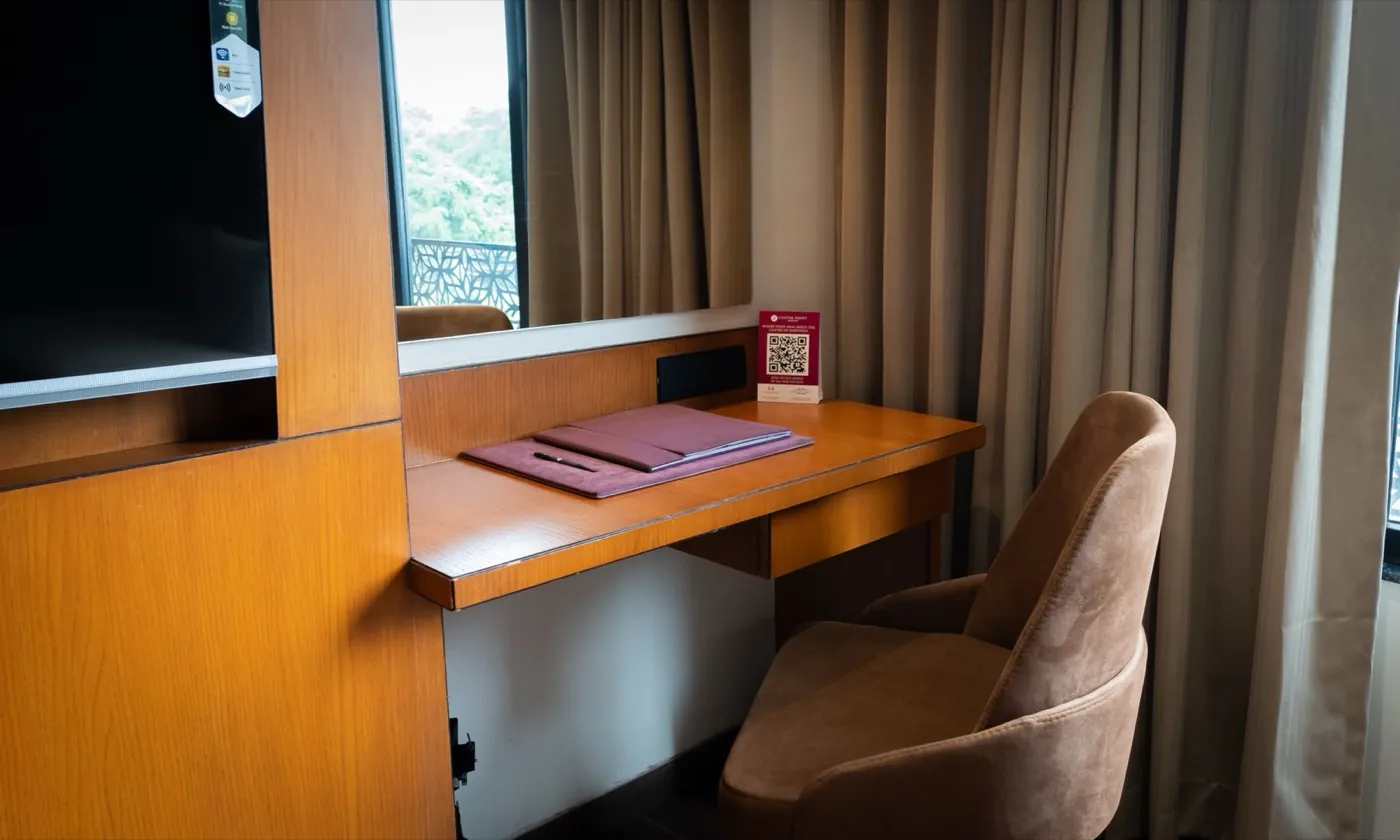 Deluxe suite writing desk