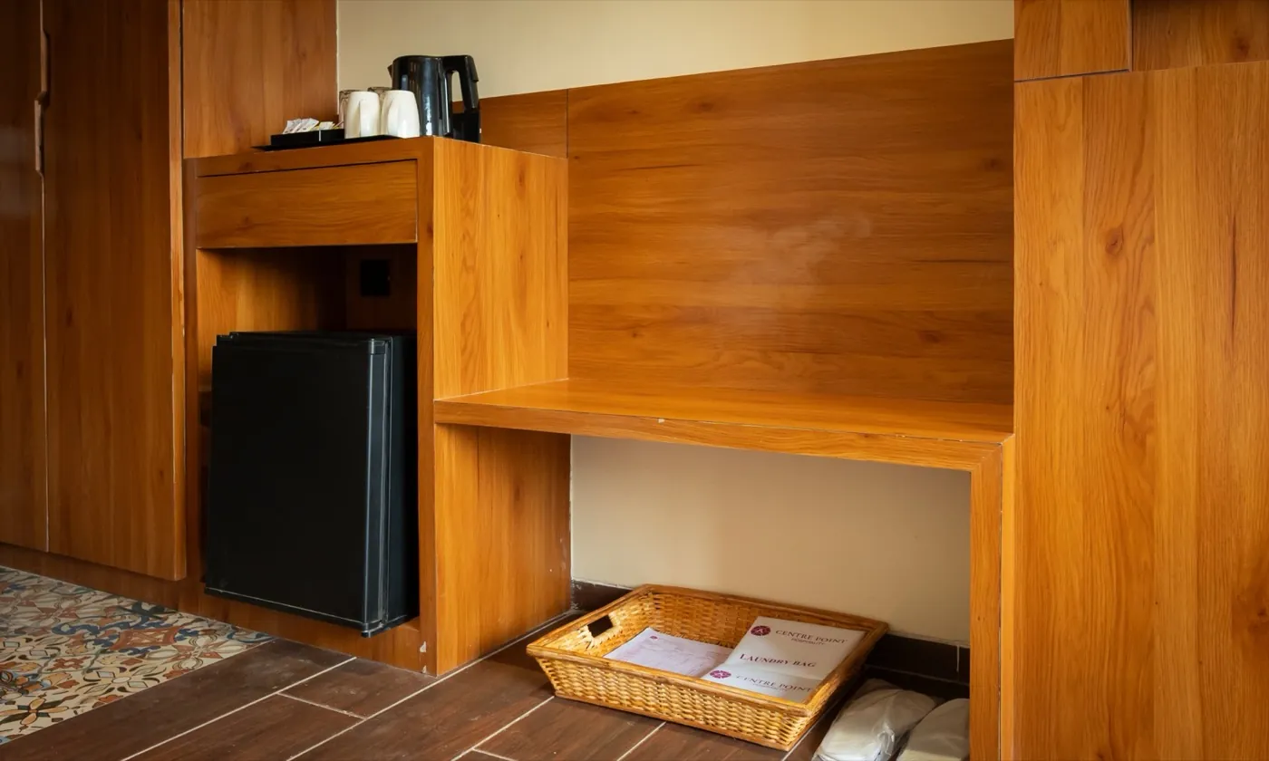 Executive room minibar and storage
